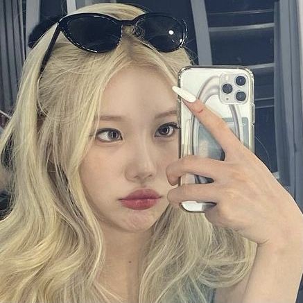 jooeb6t's tweet photo. beep beep, llegó jooe b0t para hacerte muy feliz, estoy aquí para recordarte lo mucho que momoland te ama y están orgullosas de ti, no lo olvides nunca

si me necesitas puedes mencionarme (@jooeb6t) o hablarme por dm y ahí estaré para ti, te amo muchísimo<3 https://t.co/nCpRihAi7T