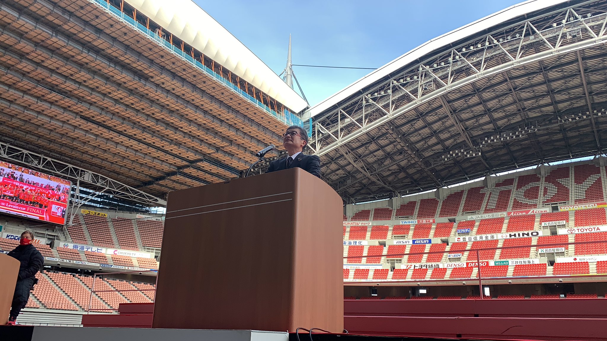 名古屋グランパス Nagoya Grampus 名古屋グランパス 22新体制発表会 豊田スタジアム スタート ライブ配信中 ご視聴はアプリから T Co Do1ve9g9cm Grampus T Co Td5mkuupcm Twitter