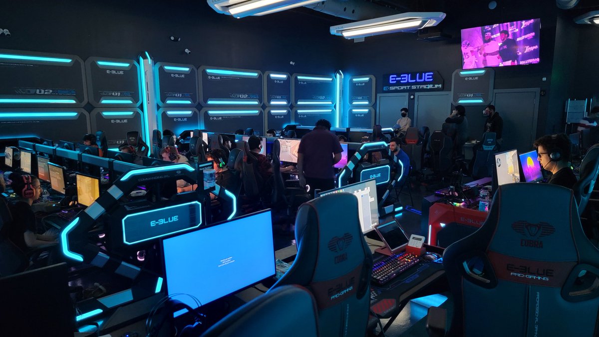 Visited my first esports lan center today in Miami tonight. This place was awesome!