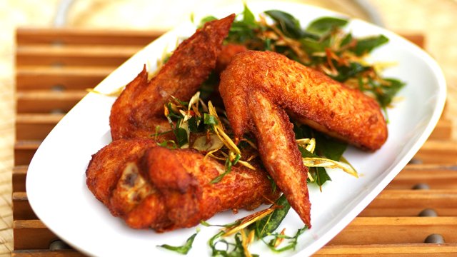 Крылышки. Куриные крылышки Табаско. Spicy Chicken Wings. Жареные крылышки. Острые крылышки.