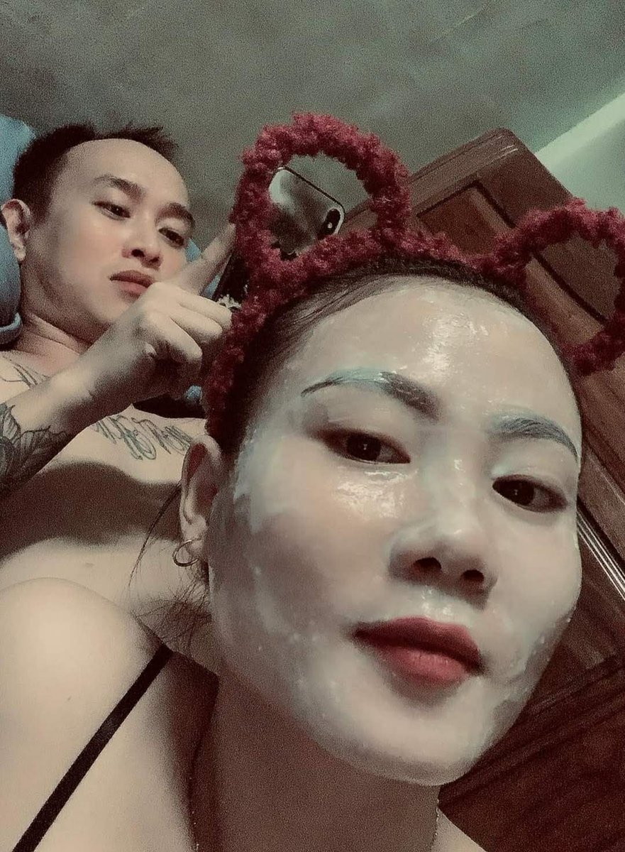 tramgrildamdang's tweet photo. Em zai gym nào tinh nhiều cho chị làm mặt nạ dưỡng da như e zai tối hôm qua đi. Chuyện tối hôm qua https://t.co/yufXYKLE2u