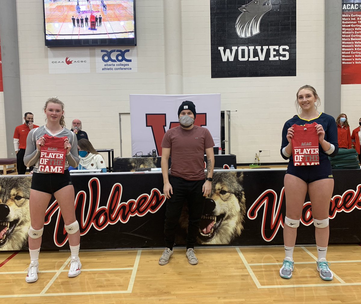 NWP_Wolves's tweet image. 🐺🏐 WVB | #GPRCWolves take the fourth set 25-18 and win over the @naitooks 3-1 in their first game back this semester! 

Player of the Game ⤵️
🐺 #4 Lana Matthews
🦉 #5 Karly Burkinshaw

Tune in tomorrow on ACACTV.ca at 1 and 3 p.m.