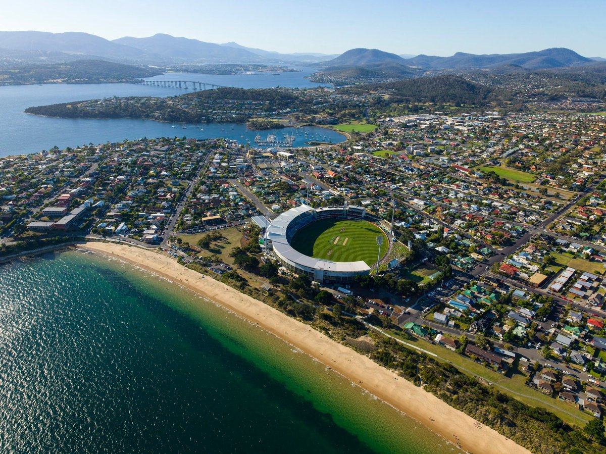 TheBarmyArmy's tweet photo. This is some cricket ground 😍

#DiscoverTasmania | @tasmania | #Ashes https://t.co/IpofdzCaFb