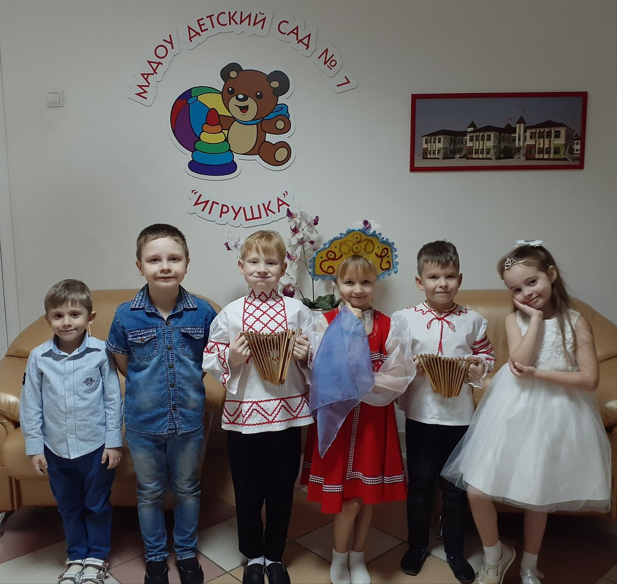 #ЗВЁЗДОЧКИ приняли участие в городском конкурсе стихов и колядок "Рождественская Звезда" в рамках проекта "Родной язык есть исповедь народа". Приобщаемся к истокам русской народной культуры.
#дс7Игрушка