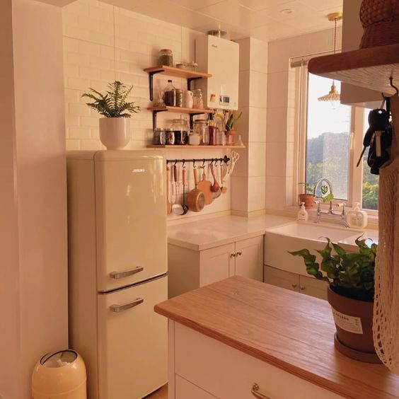 etherealdior's tweet image. warm sunlight to start a new week