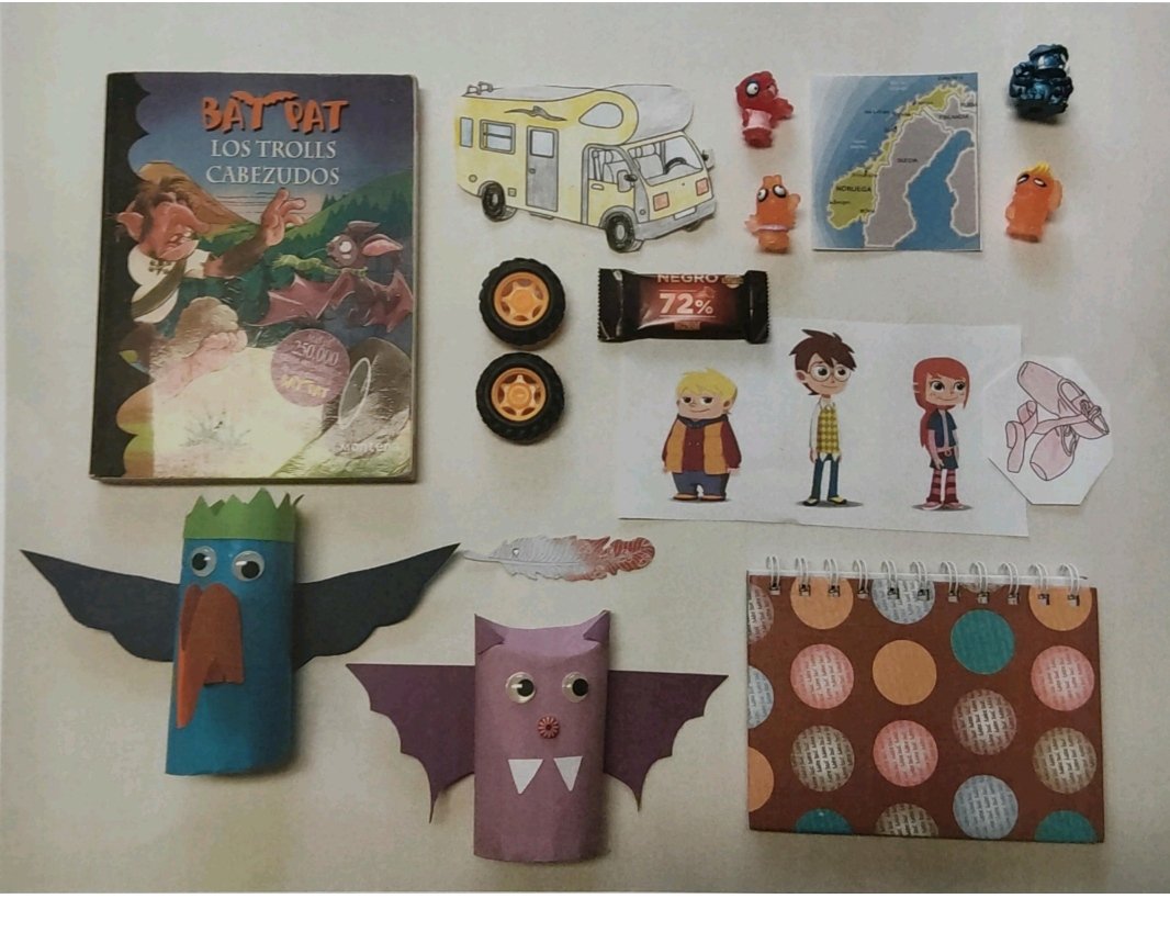 CanoTorregrosa's tweet photo. Durante estas vacaciones el alumnado, debía terminar el libro que leen en clase,hacer un Knolling Literario y preparar una recomendación y pequeña reseña de manera oral. Un éxito! https://t.co/uhjNv4NNWa