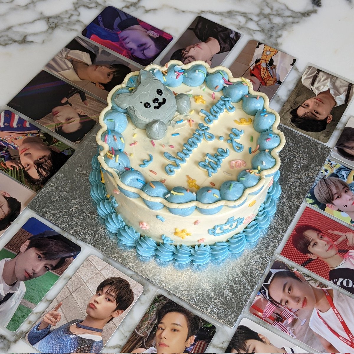 jjuyoz's tweet photo. always days like ju 🎂💌🐈‍⬛
#HAPPYJUYEONDAY 
#내_인생의_주연_생일축하해 https://t.co/kzVYJkSfPg