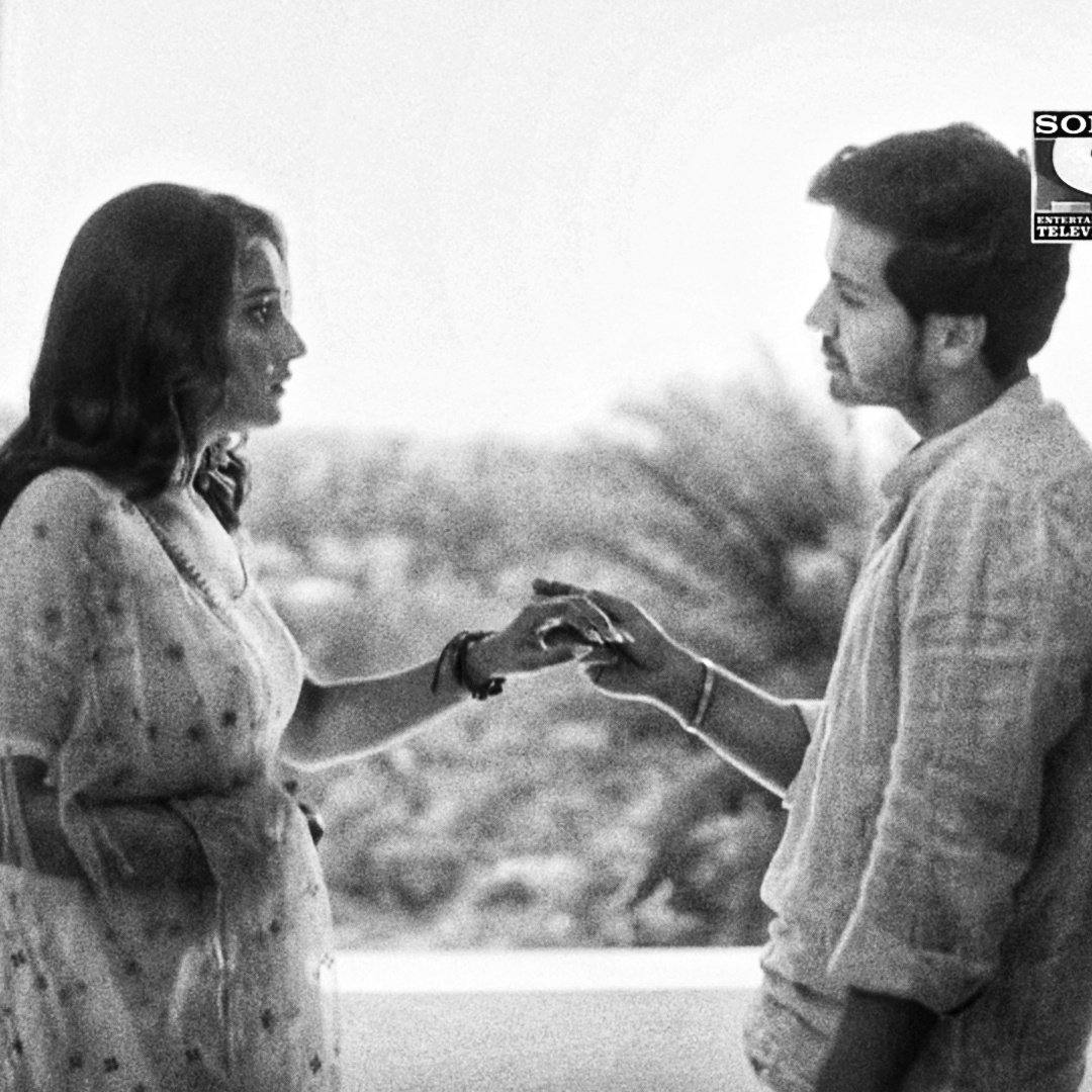 _alien_fromIPZN's tweet photo. "_Haath thaam le piya
 Karte hain vaada
 Ab se tu aarzu
 Tu hi hai iraada_" 

#IshqHighFtIshqaan https://t.co/1mdGVOstTh