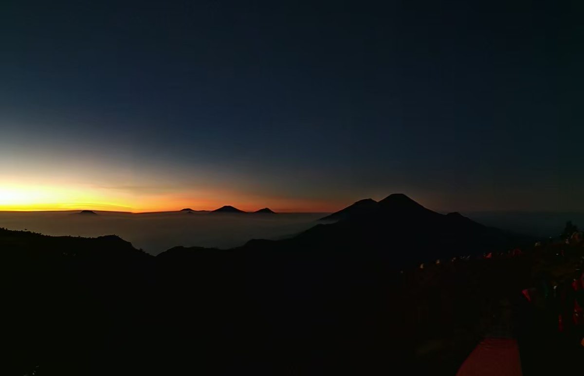 D2F2_'s tweet photo. @MrNFT10 sunrise 

https://t.co/zwBpqvxyfI https://t.co/WQtxKcJq1s