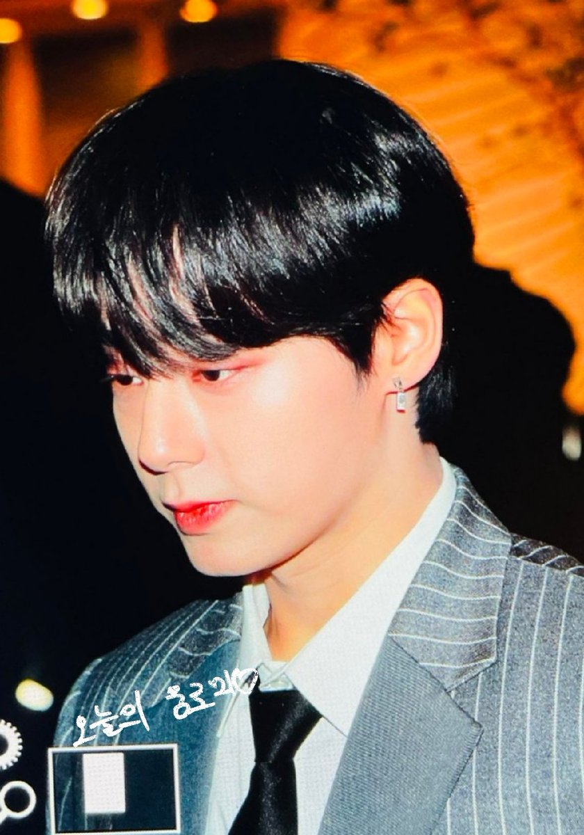 luminous0826's tweet photo. 220115 

잘생긴 호랑이🐯❤

#환웅 #HWANWOONG #원어스 #ONEUS #ファヌン https://t.co/rEuVOx7gCE