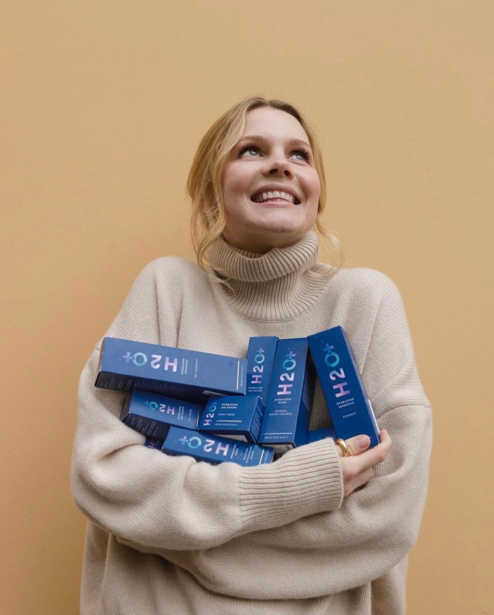H2OPlusUSA's tweet photo. You know what’s better than a new moisturizer, a new collection of skincare for every season. ;) 
.
.
.
.
.
.
.
.
.
 #H2OPlus #Skincare #Jbeauty #Moisturizer #AntiAging #Face #Skin #Beauty #CleanSkin #HydratingSkin #Shopping #HMUA #H2OHMUA #CombinationSkin #DrySkin #GlowingSkin https://t.co/JkLMPvbWXb