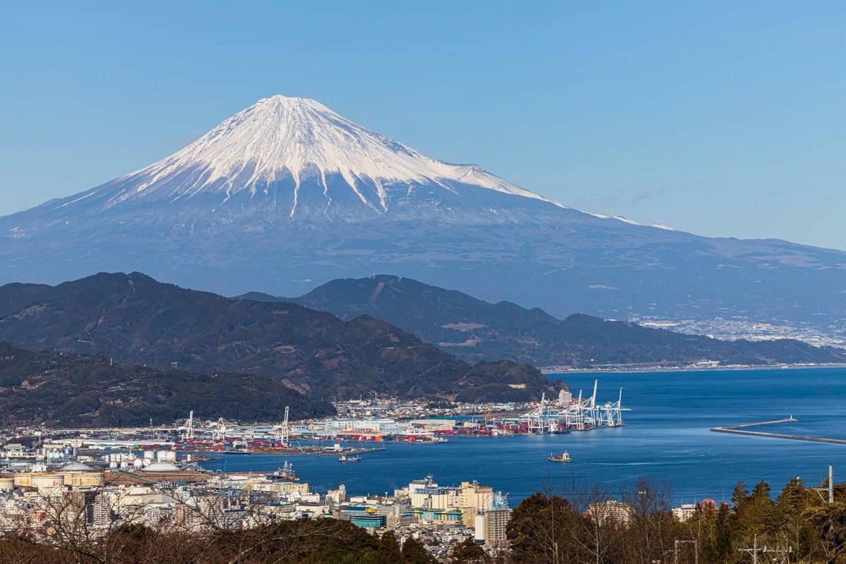 日本平から見る景色 昨日撮影からです。 素晴らしい富士でした。 この後も素敵な時間を、過ごしてね。😊