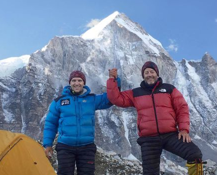 ⏱ AVUI a les 21h!
🎙 @gemmontero <a href="/xpuig75/">Xavi Puig</a> #superesports

1⃣ any de la mort de <a href="/sergi_mingote/">Sergi Mingote</a> al K2, amb <a href="/CarlosGarranzo/">L. Carlos Garranzo</a> i <a href="/jordimerino75/">Jordi Merino</a>
 
🖊 <a href="/Pucurull/">Pucurull</a>
 
(📸<a href="/CarlosGarranzo/">L. Carlos Garranzo</a> )