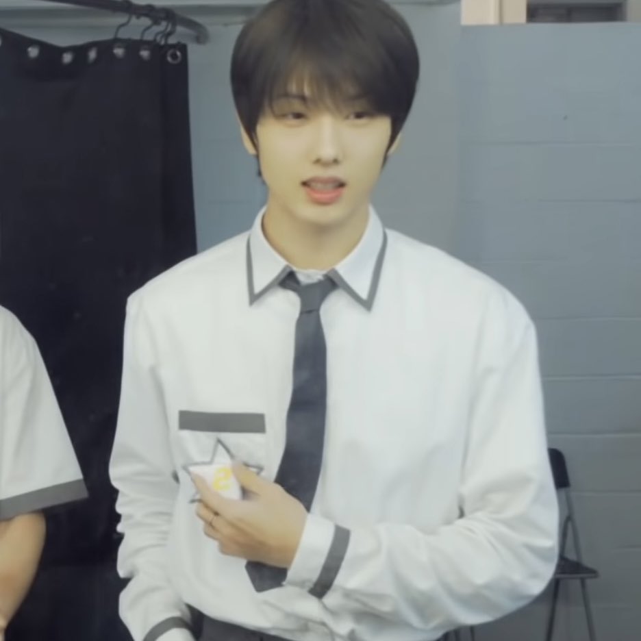 PJSLOOKS tweet picture