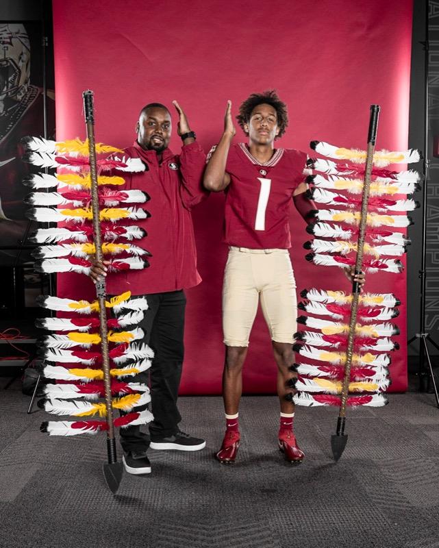MrLeggo1's tweet photo. My boy look good in that garnet and gold!! #Uno #GoNoles #Lilsniper https://t.co/lxRRjFVvRV