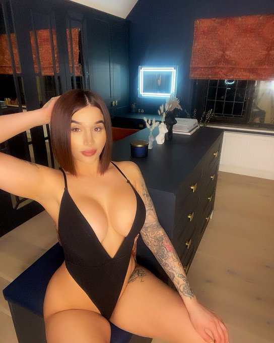 Sale Onnnnn 🥳😈  Half Price 🙌🏽   https://t.co/K19JXQ4uIb https://t.co/BFFnysH1vE