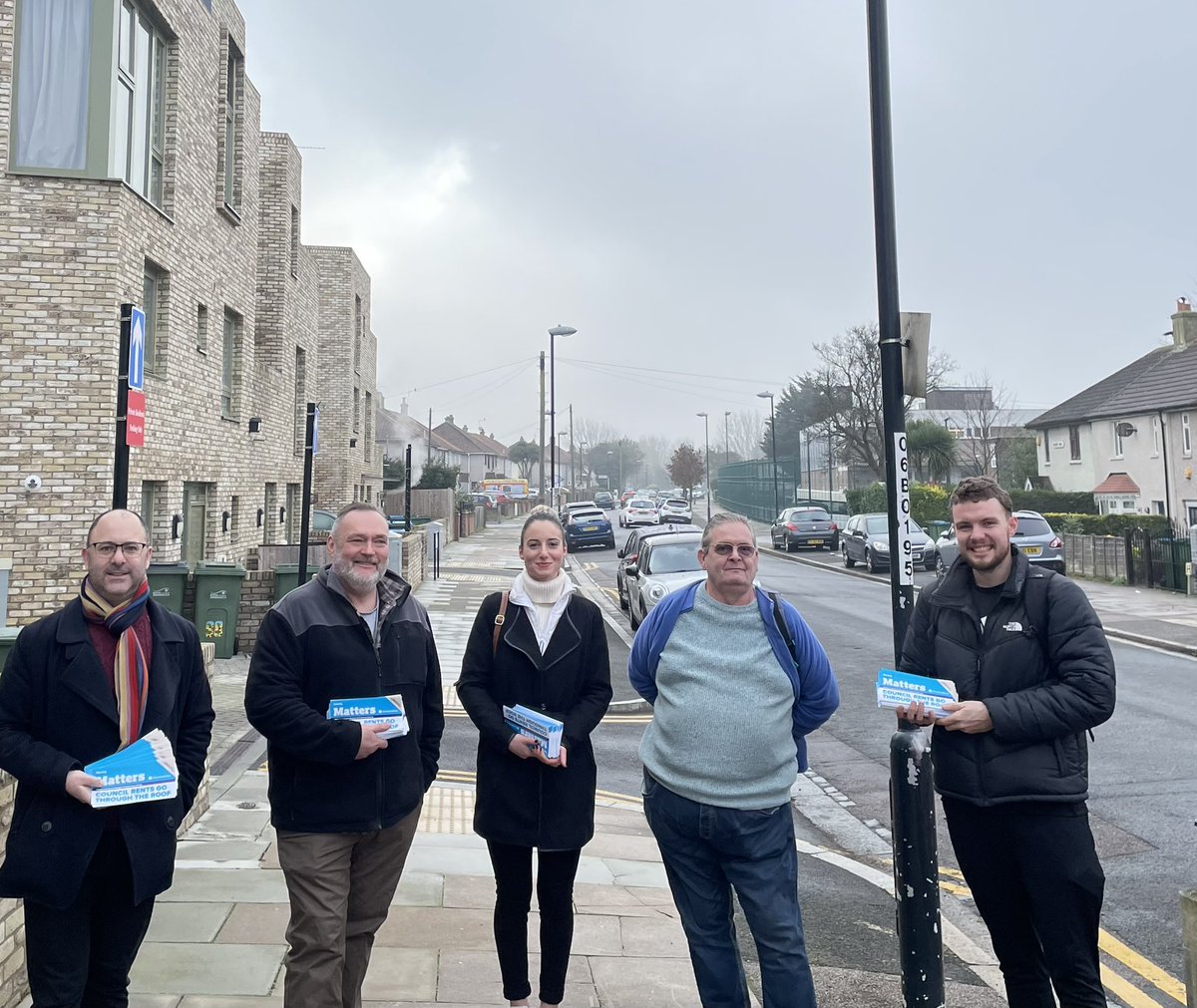 Out this morning with our @ElthamTories team delivering our newsletter to Eltham residents, highlighting the council’s failures on housing locally, including putting up rents for tenants by more than inflation.