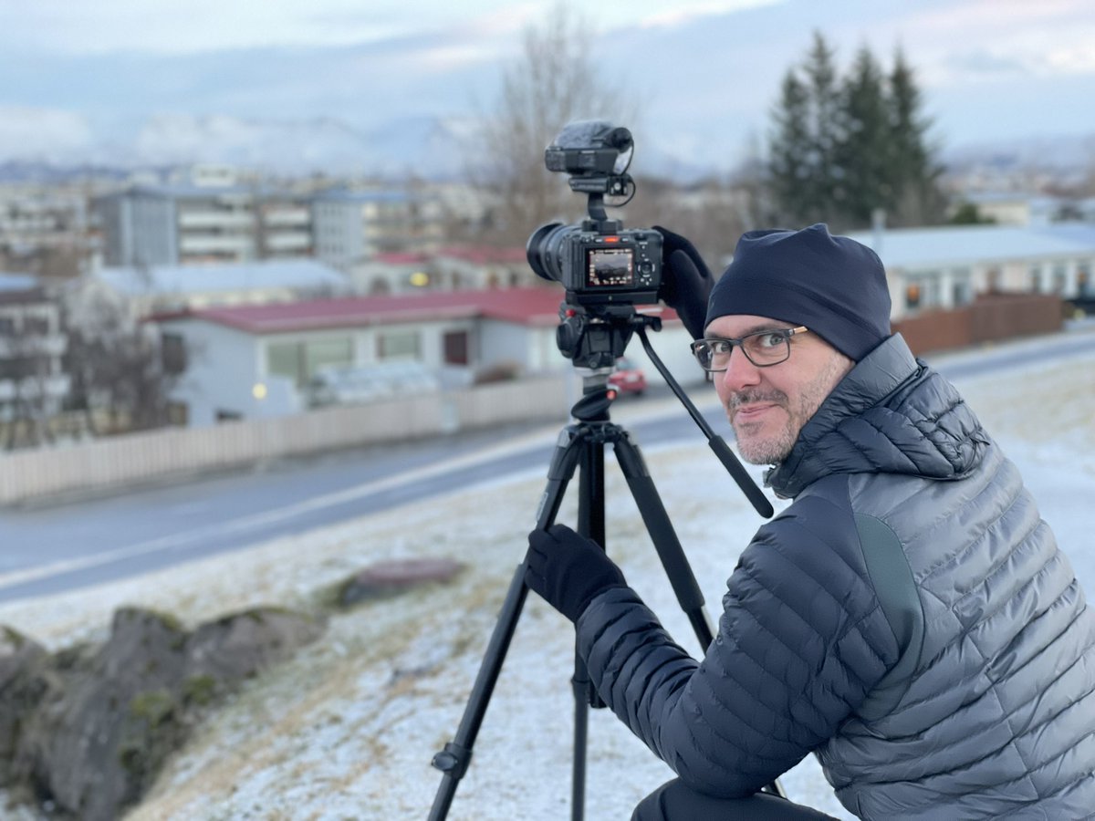 We missed the northern lights in Sweden yesterday… but wow, what a view in Reykjavik, Iceland ❄️😍. It’s 11.25 and the sun only rose 30 minutes ago. Filming here with 📷🎥<a href="/benoitderrier/">Benoît Derrier</a> for <a href="/BBCWorld/">BBC News (World)</a> <a href="/bbcworldservice/">BBC World Service</a>