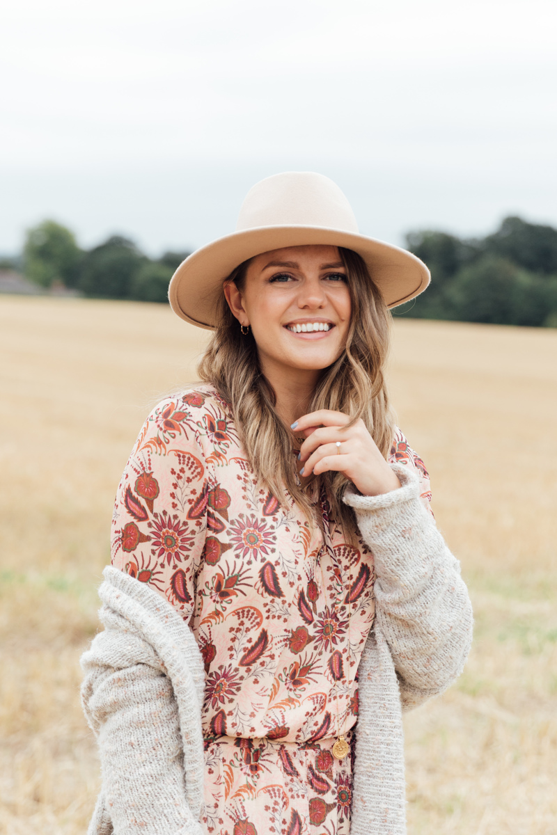 January seems a perfect month to set positive intentions to make your week that little more lovely... 💕

How &amp; why to set positive intentions at the beginning of every week >
monicabeatrice.com/how-why-to-set…