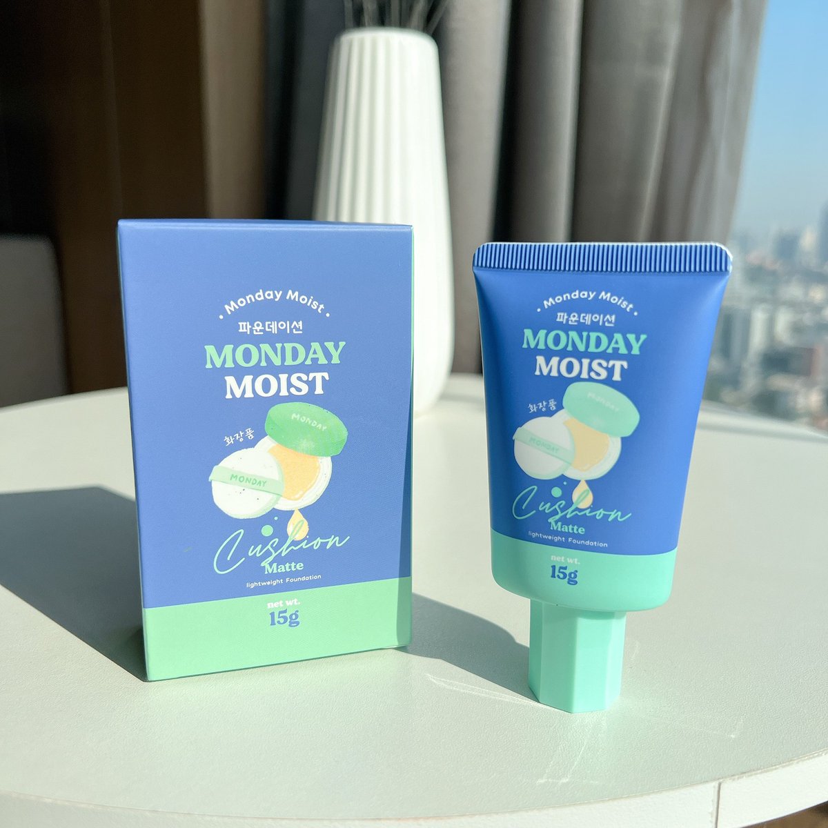 Khongmuntongmee's tweet image. ตัวนี้ใครไม่มีไม่ได้นะ เห็นน้องคนนึงรีวิวในติ้กต่อกไปล้านวิว งานผิวสวยมาก เลยซื้อมาลองตอนแรกคิดว่าปกปิดไม่น่าได้เห็นเป็นคุชชั่น หล่อนดูค่ะ ความปัง ปกปิดแบบกริบไปเลย แต่ยังเป็นงานผิวใส Glass skin แบบสาวเกาหลีไปเลยสิคะ ขวัญใช้เบอร์ 02 นะ ผิวประมาณ NC35 ใช้เบอร์นี้ได้เลยค่ะ