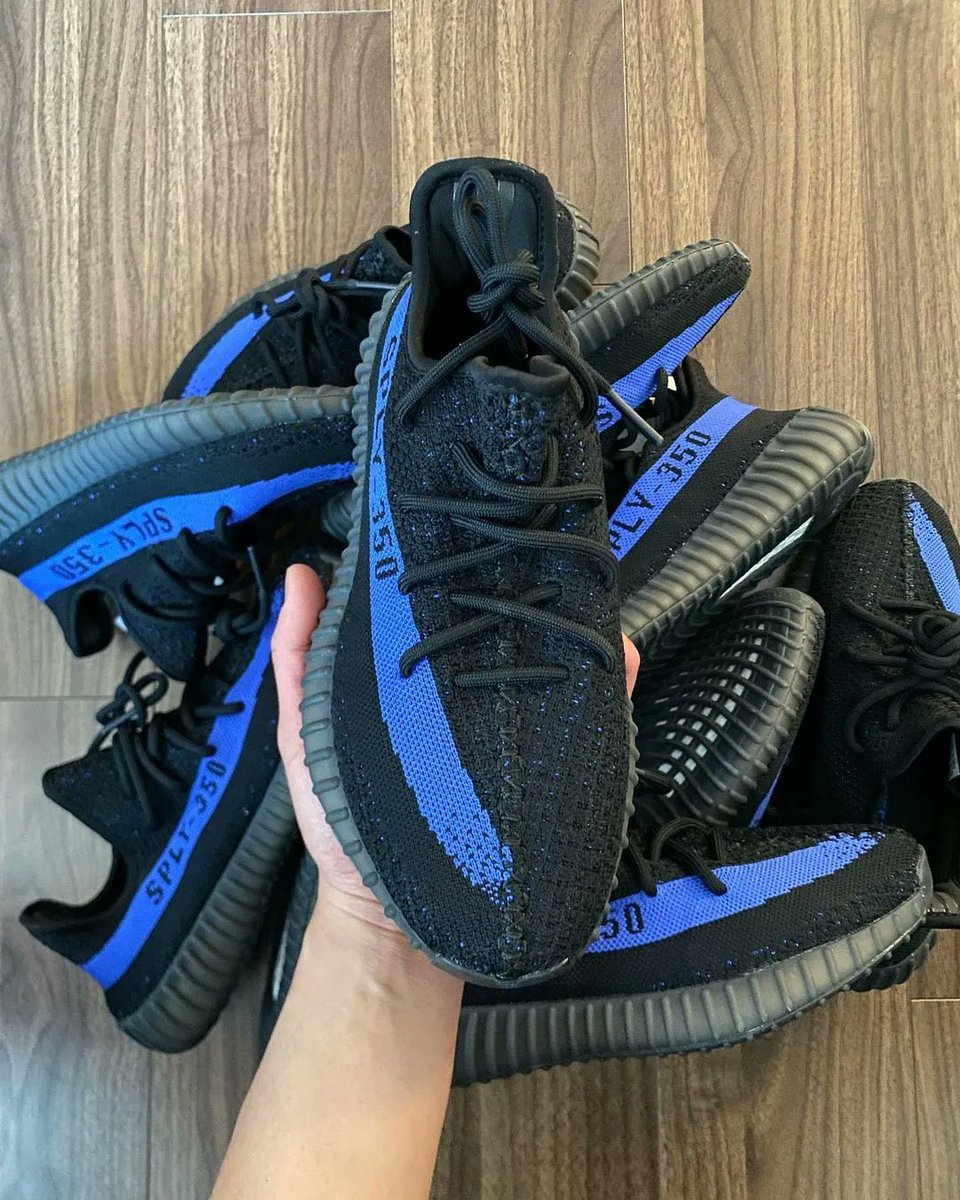 sneakerbost's tweet photo. Are you excited about the Yeezy 350 v2 'Dazzling Blue'?.
=>https://t.co/zCbsVDW7mF https://t.co/gz32kRfHrb