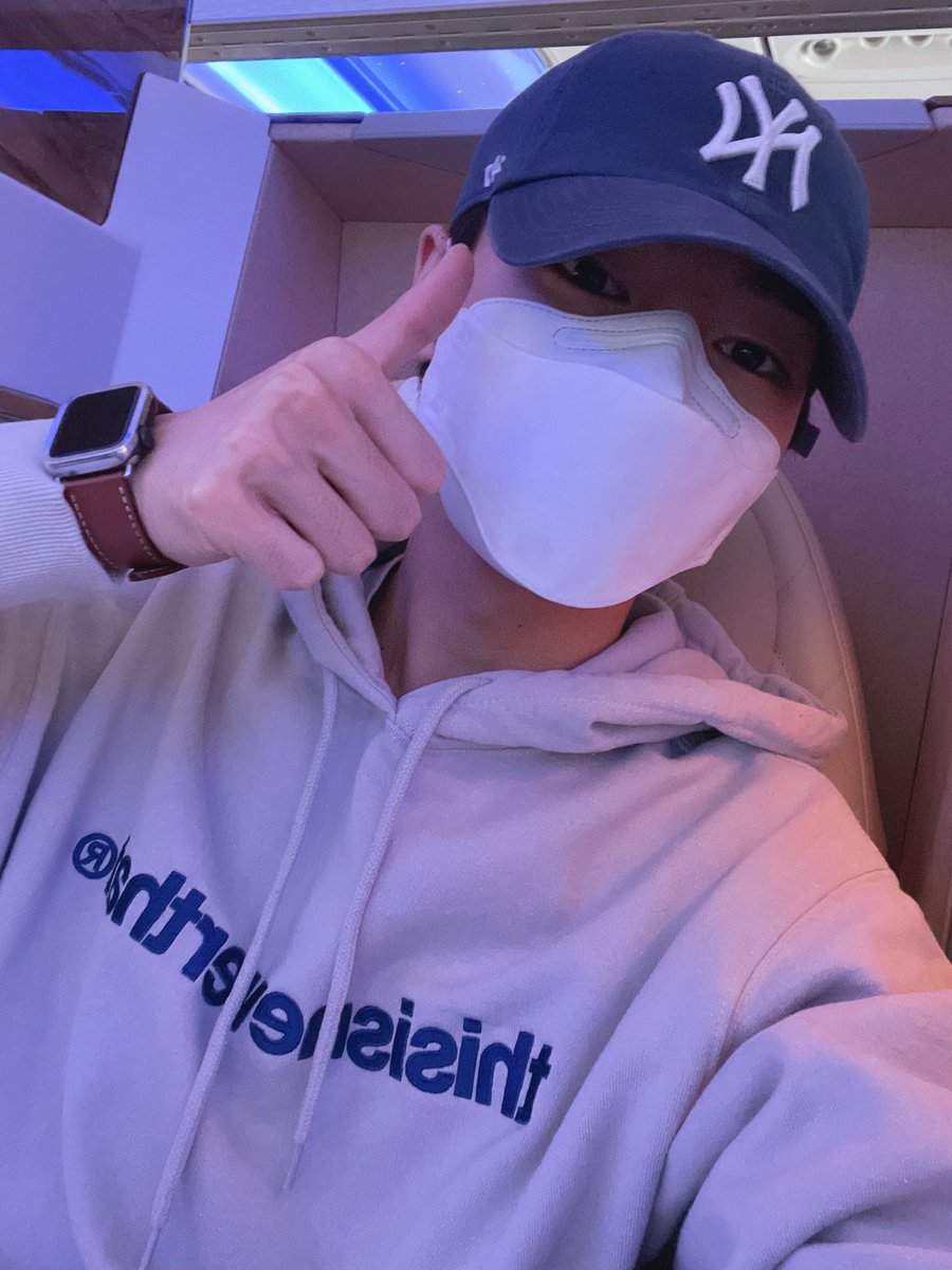 StrayKidsMXCO's tweet photo. I.N en Bubble Guppies

🦊ahora nos vamos a Dubai
🦊 es muy desafortunado que no pudiéramos presentarnos... ㅜㅜ pero aún así disfruté hacer turismo y comer mucha comida deliciosa 
🦊 definitivamente volveré allí algún día 
🦊el avión está saliendo
🦊Volveré más tarde https://t.co/HsAkfEqbiI