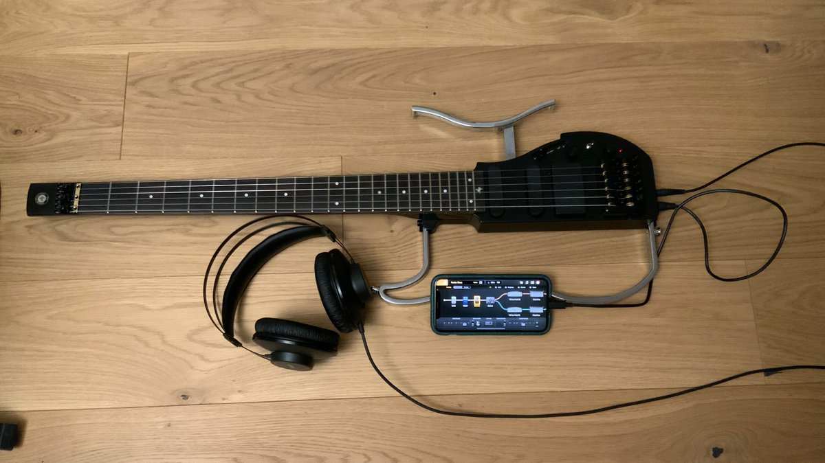 gzunigah's tweet image. Travel Guitar Hacked With Digital FX Setup hackaday.com/2022/01/14/tra… #MusicalHacks #guitar #music