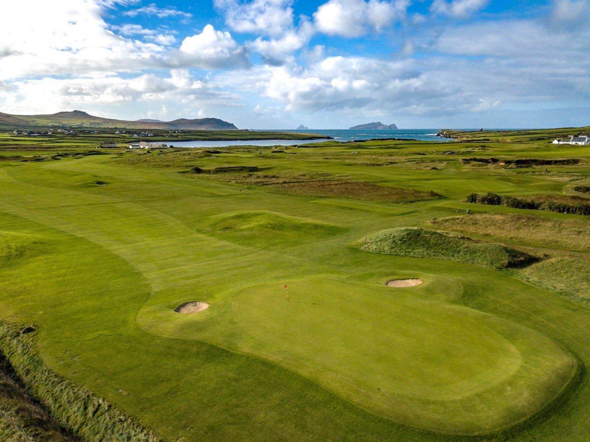 FairwaysFundays's tweet photo. This is the spectacular @CeannSibealGC in County Kerry in the south west tip of Ireland. 
This magnificent Eddie Hackett designed links offers an incredible golfing experience and breathtaking views of the Atlantic Ocean and Dingle Peninsula 🏌🏻‍♀️🇮🇪🏌🏻☘️ https://t.co/Do512I8yez