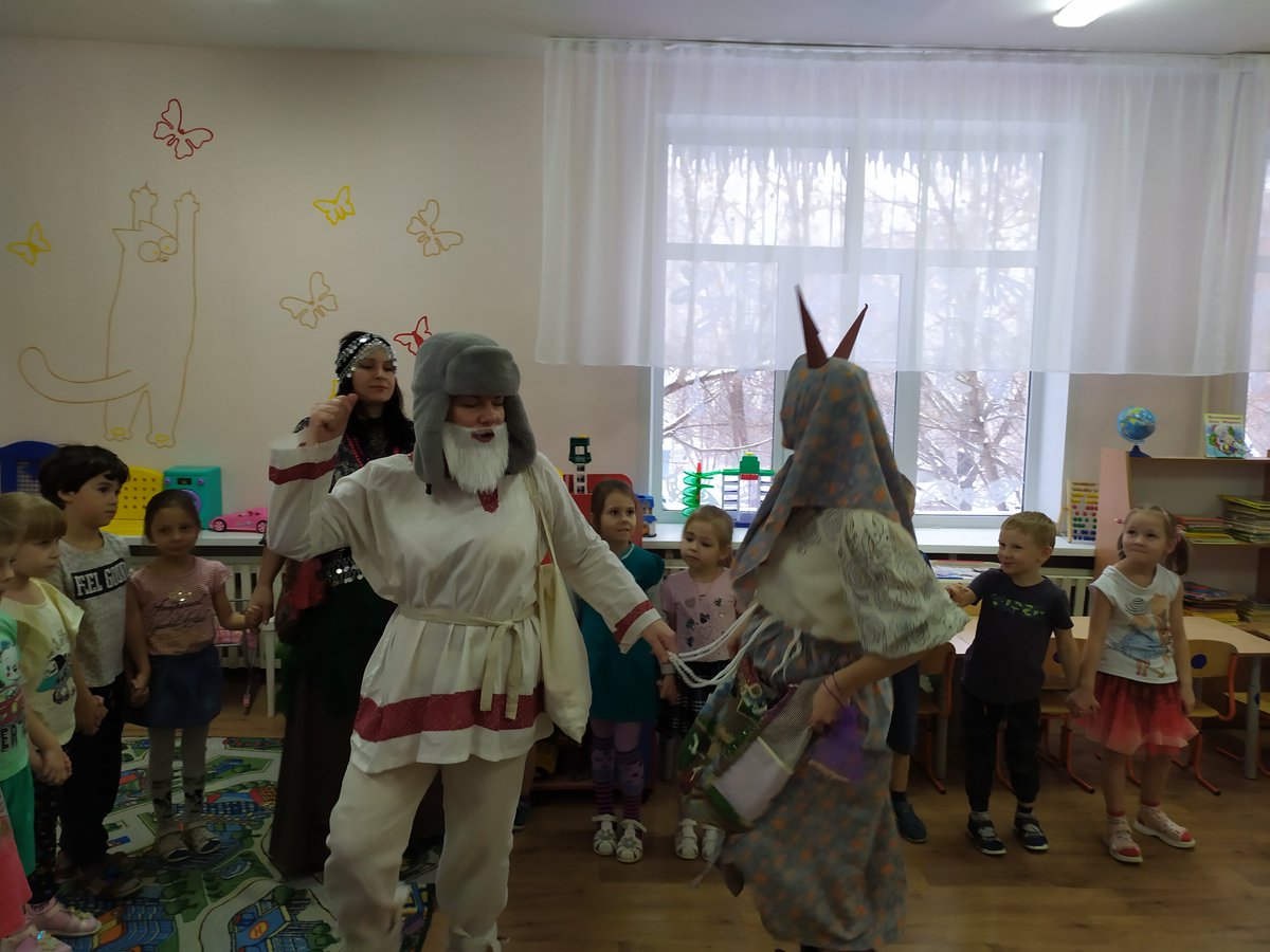 mdou407samara's tweet photo. Коляда! Продолжаем знакомить детей с праздниками и народными традициями, вчера в детском саду прошли традиционные "Колядки", ребята были очень рады встретить и приветить ряженых! https://t.co/gYTm8rI2os