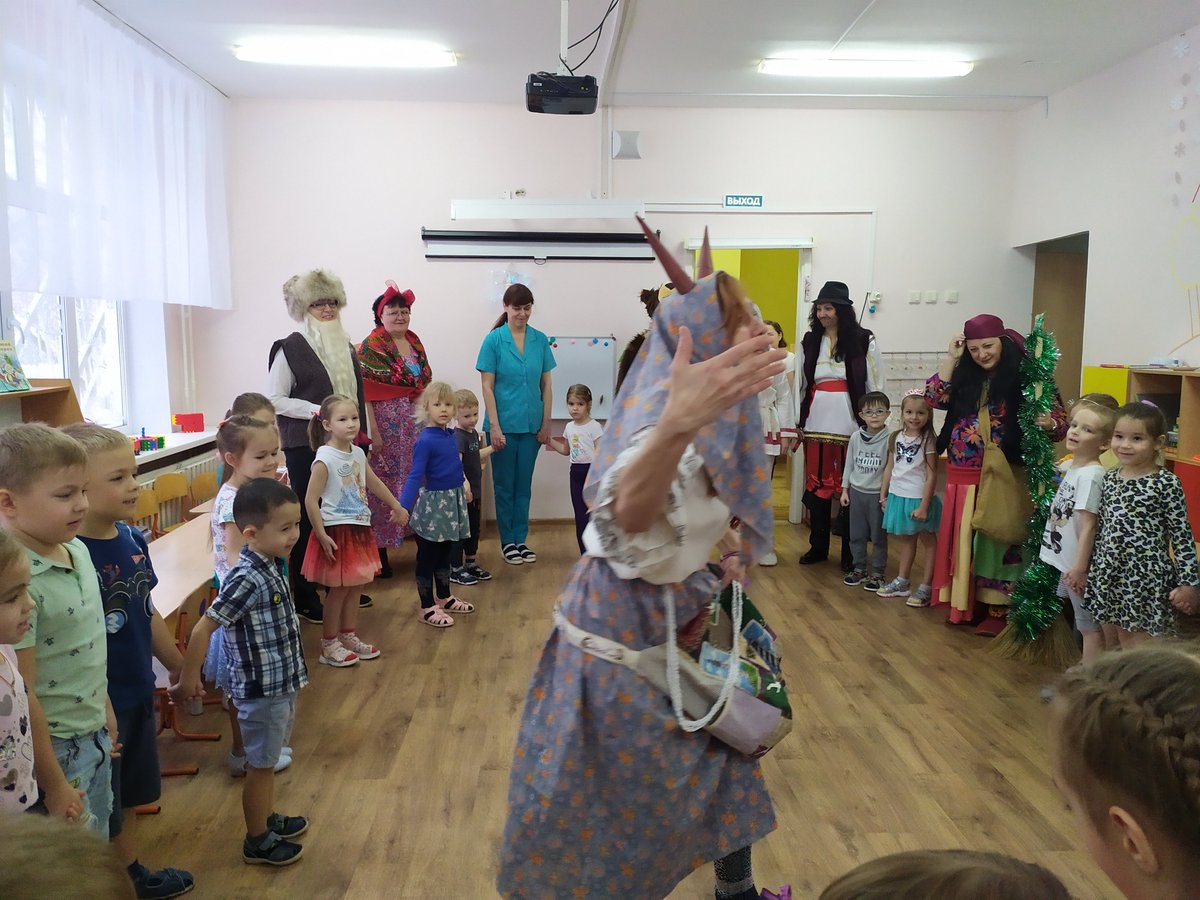 mdou407samara's tweet photo. Коляда! Продолжаем знакомить детей с праздниками и народными традициями, вчера в детском саду прошли традиционные "Колядки", ребята были очень рады встретить и приветить ряженых! https://t.co/gYTm8rI2os