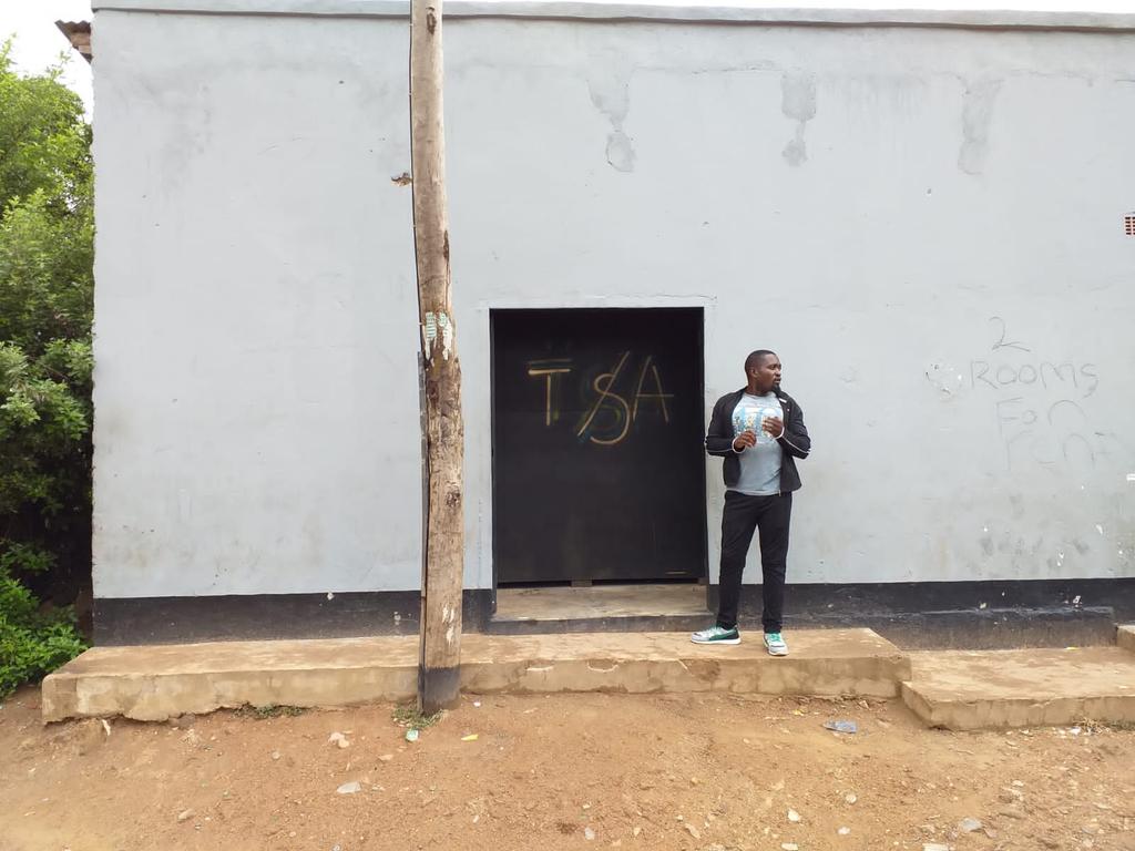 Khama05's tweet photo. Here's a little story of how , together we can go to higher heights ... No matter the odds the truth is we can achieve . 15 days and we've done changed a whole place . https://t.co/GWM63Tpv7N