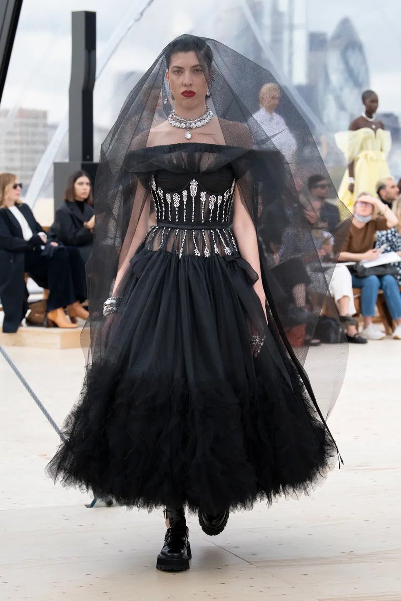 sartheworld's tweet photo. Alexander McQueen ss22 is a close CLOSE second I mean come on this is gorg https://t.co/KyrIZhF5wH