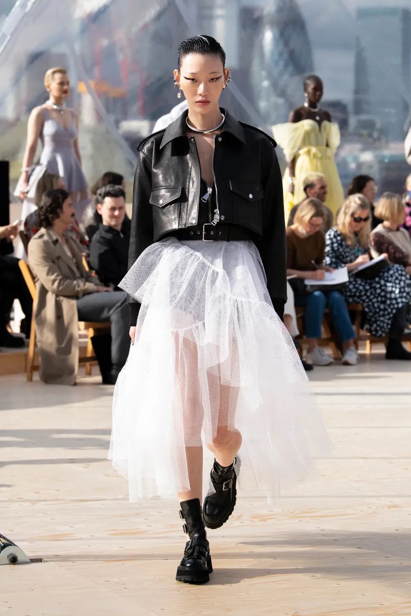 sartheworld's tweet photo. Alexander McQueen ss22 is a close CLOSE second I mean come on this is gorg https://t.co/KyrIZhF5wH