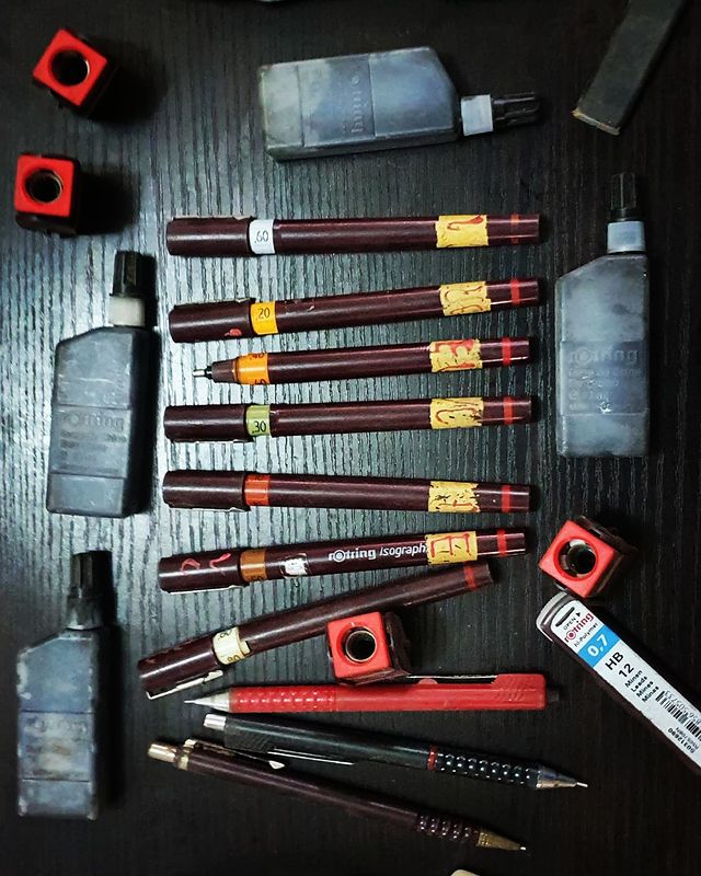 okoliecleec's tweet photo. Bought 14 years ago as a student architect.

Sad some schools still force students to use tracing paper while in school. A practice not used outside the school environment.

You have to let go of the past and focus on the future. The same way these ink pens met the trash bin. https://t.co/9w0t0u1Hw5