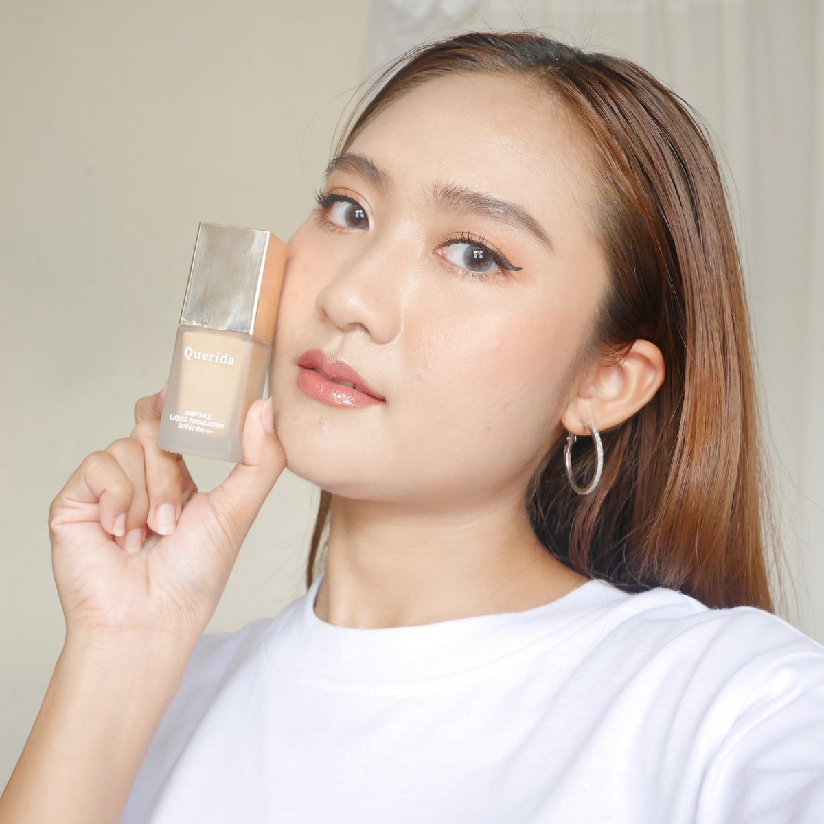 MooMooKhunn's tweet photo. มีรองพื้นมาบอกต่อค่าทุกคนน 
QUERIDA AMPOULE LIQUID FOUNDATION SPF50 PA+++ รองพื้นเนื้อบางเบา ปกติเนียนกริบ เกลี่ยง่ายมากก จะใช้แต่งหน้าลุคไหนก็คือปัง! เราใช้สี Sand ผิวสองสี คือเข้ากับสีผิวเรามากทุกคน ชอบอะ อยากให้ทุกคนได้ลองง #ใช้ดีบอกต่อ https://t.co/xlLpLI6uEF