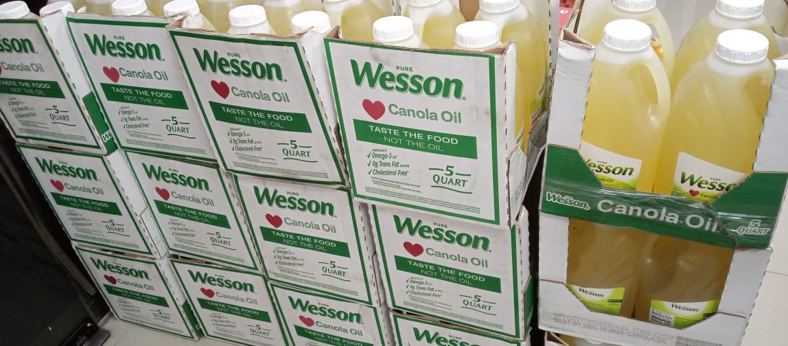 thefancygrocery's tweet photo. Twitter NG
I have 12 cartons of Wesson Canola Oil 4.37L &amp; I would love to sell out. 
1- ₦9,500
2pcs and above at ₦9,000 each 
Other brands of cooking also available. 

Pick up available in Lagos 
We deliver Nationwide 
Please RT https://t.co/9sMvCOufSi