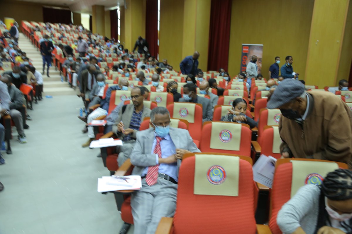 CCAssociations's tweet photo. Vibrant deliberation is progressing on the first presentation that provided insight on stock-market related basic concepts, how it operates, and Ethiopia's ecosystem in this regard.
#StockMarketSeries
#CCAEthiopia
#Ethiopia https://t.co/s31KStKbv9