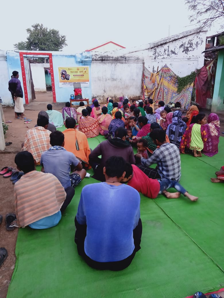 CscTele's tweet photo. Tele-law awareness session among citizens conducted by VLE Srikanta Sahu, Alanda GP, Bangomunda block,Balangir district,Odisha.
@SwornaprabhaSi1 @dintya15 @l_Smrity  @PatankarRishi @OdishaSpv @CSCegov_ @subodhmishracsc @Tele_Law  @sanjaykrakesh @DillipDash2021 https://t.co/2cCaoSkVUj