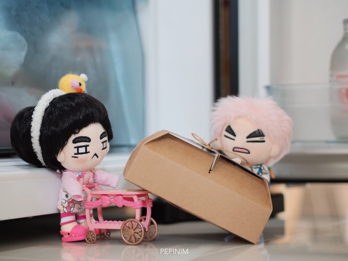 pepinim_herkids's tweet photo. ก็เข็นมากินเอง��ปเลยจิคับ 😂 บราวนี่เนื้อแน่นหนึบหนุบหนับ จากน้าตะนอย @Tanoijjp ขอบคุณก๊าบบบบ 🙏🏻🙏🏻 

#nimminiworld #เล่นกับชัคกี้ https://t.co/JrFkvsb0tb