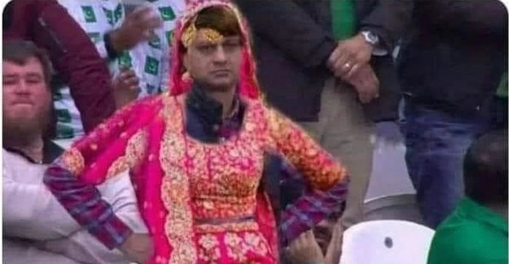 VIPanukriti's tweet photo. When you get married because you don't want to study but your husband said"iski aage ki pdhai main karauga"

You https://t.co/VGTcz0exAy