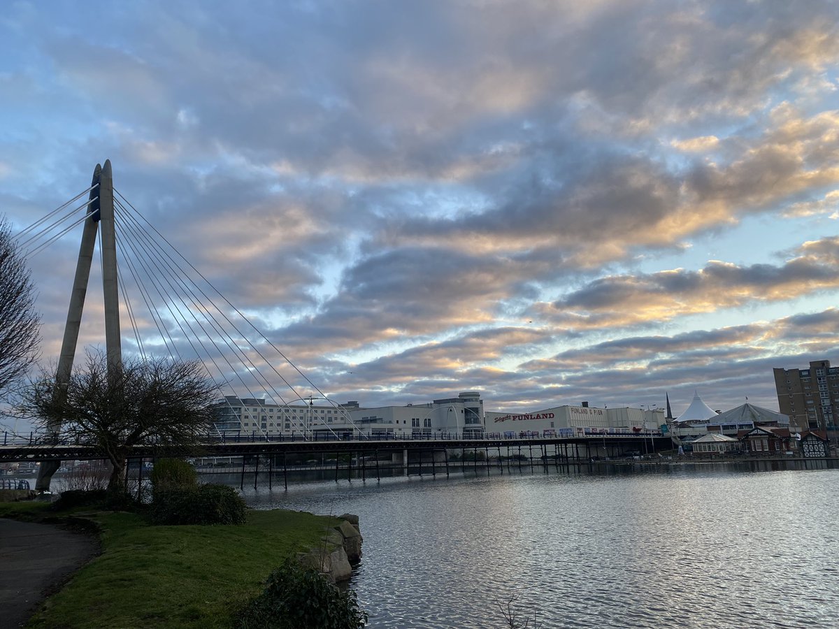 If anyone has lost a phone around the Marine Lake area of Southport, I’ve just handed one in to one of <a href="/seftoncouncil/">Sefton Council</a> workers emptying the waste bins