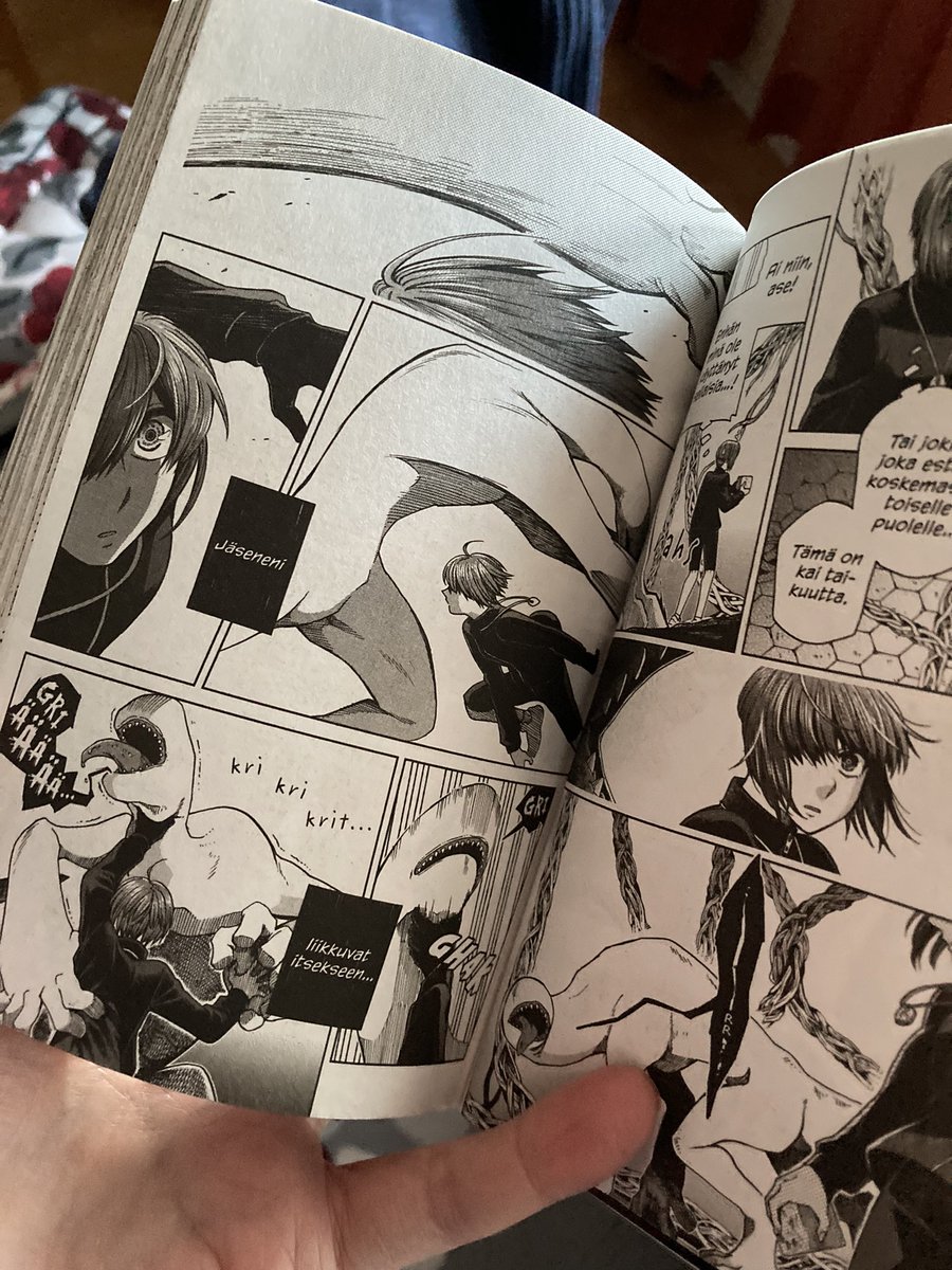 sangatsumanga's tweet photo. Osassa 15 Chise pääsee (tai joutuu) näyttämään kykyjään taistelussa! Luvassa myös kadonneen kirjan etsintää monenlaisin keinoin. 
#velhonmorsian https://t.co/Q7SSp8bFF6