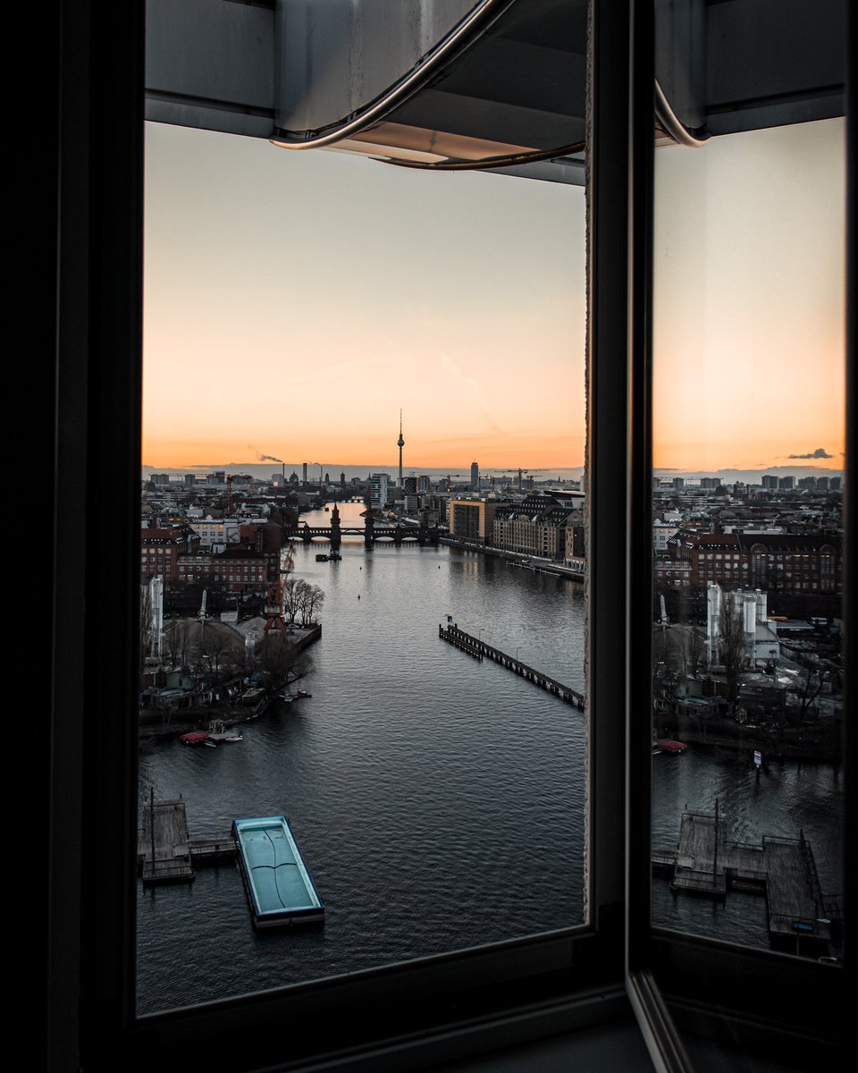 mischaheuer's tweet photo. A Berlin window. https://t.co/mEkirqpXNR