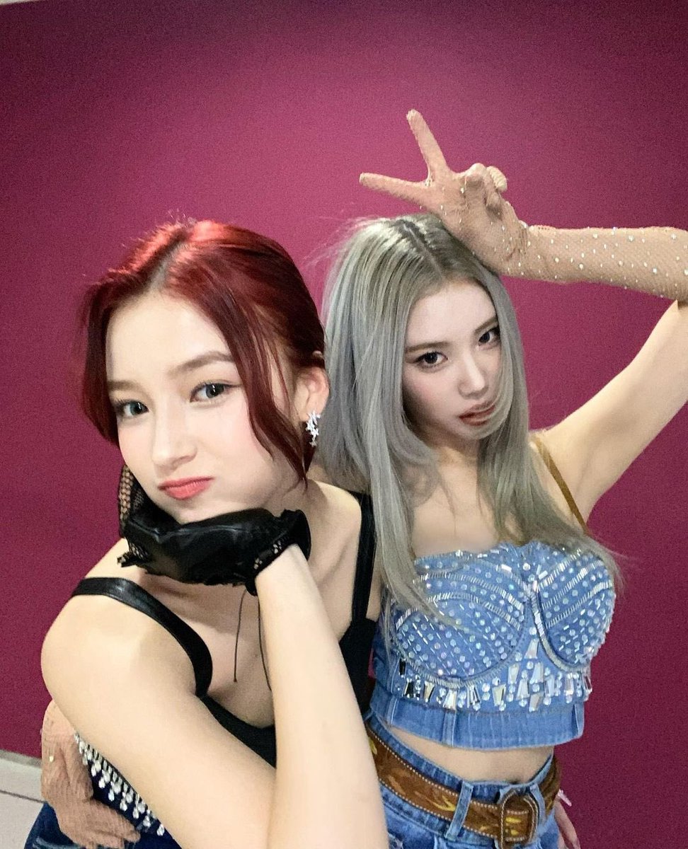 bestie forever  

#JOOE #주이 #MOMOLAND #MOMOLANDxNATTI
#YUMMYYUMMYLOVE