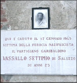 ANPIRomaPosti's tweet photo. "Cara mamma  quando tu avrai  ricevuta questa lettera  io sarò già morto.Tuo figlio non ti dimenticherà  mai ."

#Patriota nella  15ª brigata Garibaldi Saluzzo, #SettimioVassallo "Bill", catturato dai fascisti venne fucilato a #Saluzzo il #17gennaio 1945.Aveva 21 anni. https://t.co/k9mPrYYxiT