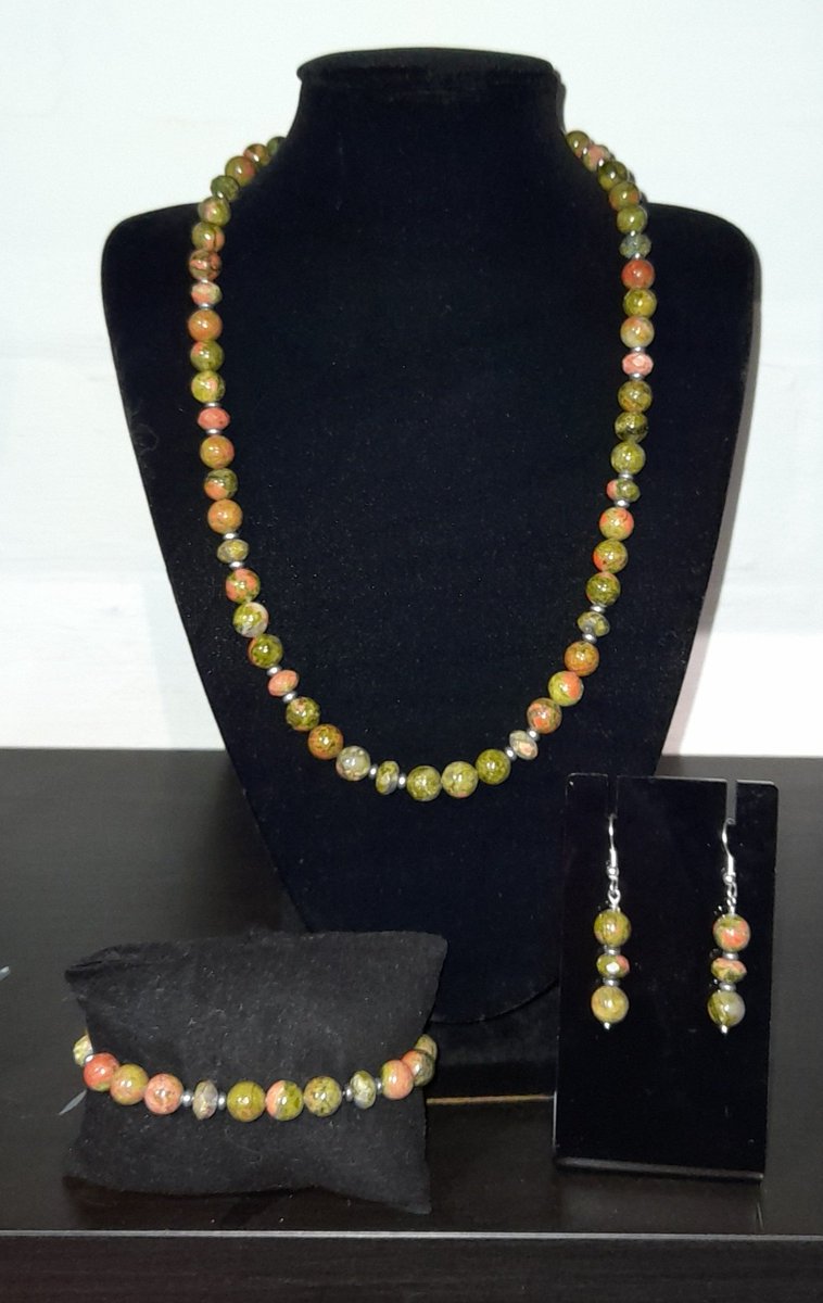 GaleClarke15's tweet photo. Morning tweeps, just love this one location Gemstone, Unakite and Hematite. DM for details. #HandmadeInUK #HandmadeHour #UKGiftHour #UKGiftAM #SmallBusiness #Ooak #Leek #Gemstone #BizBubble https://t.co/uuVJghBhv8