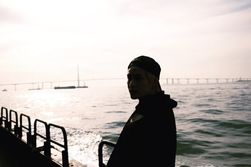 [220115] yangyang_x2 instagram update

“@/kun11xd 🙏🙏🌊”

#YANGYANG #刘扬扬 #양양