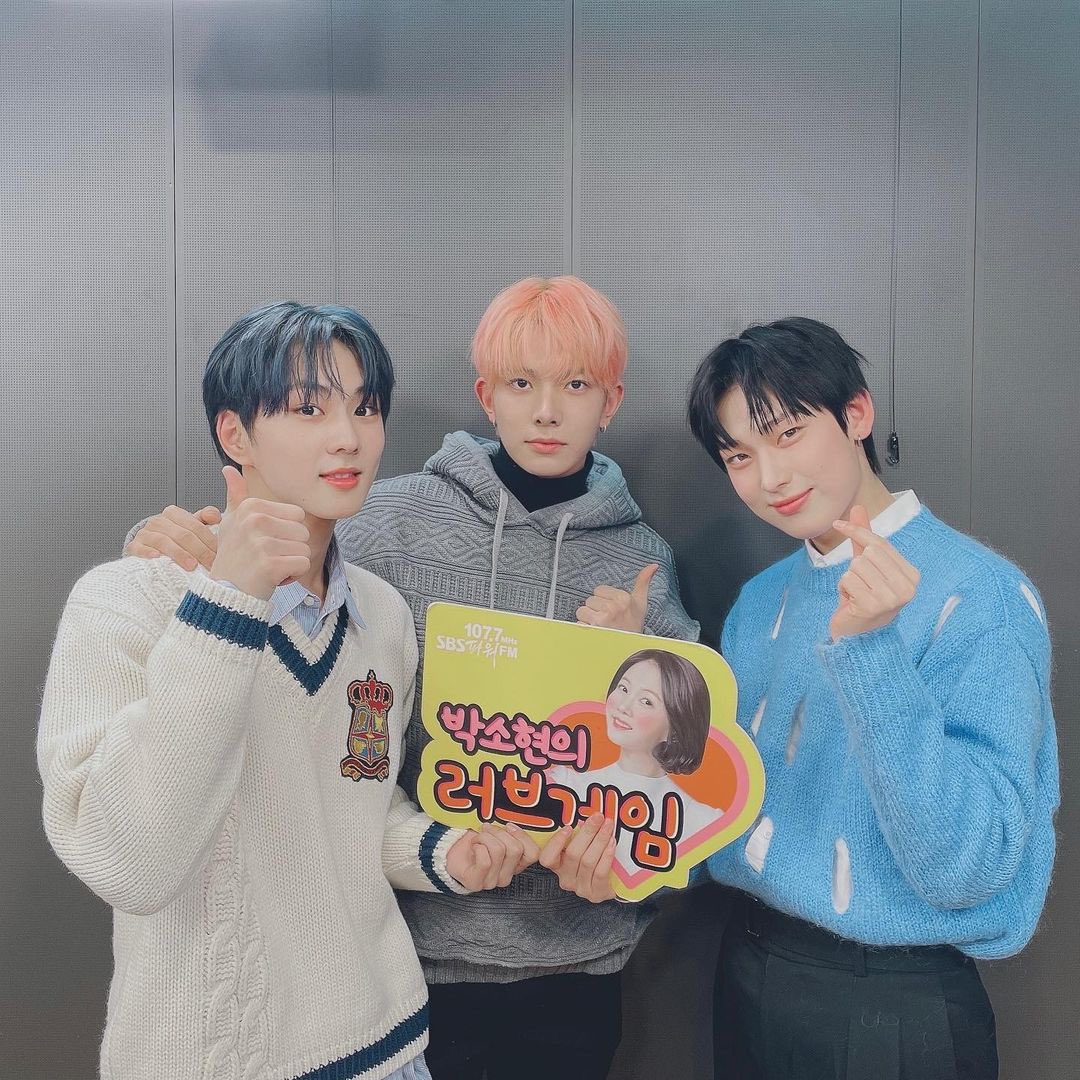enhypenupdates's tweet photo. [INSTAGRAM] 220115

@.lovegame1077 Instagram Update with Heeseung, Jungwon, and Sunoo

@ENHYPEN_members @ENHYPEN #ENHYPEN #엔하이픈 https://t.co/lJ84BHUcfl