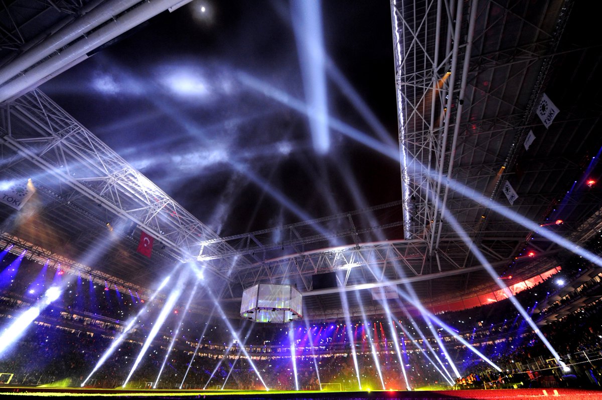 UEFAcom_de's tweet photo. #OnThisDay in 2⃣0⃣1⃣1⃣

🆕 Ali Sami Yen Spor Kompleksi 🤩🏟️🎇🎆 https://t.co/DySDHNctgk