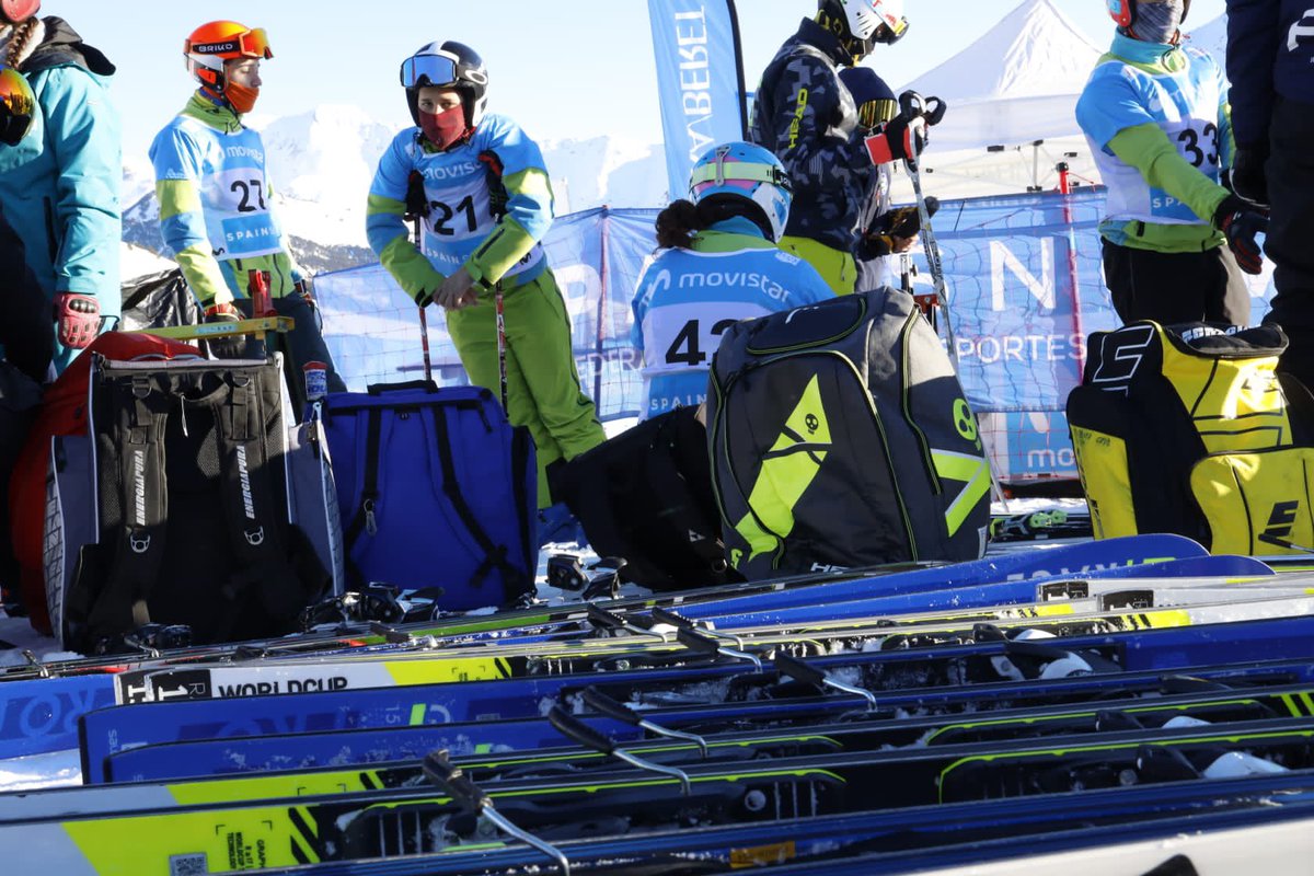 rfedinv's tweet photo. ⛷️¡Sábado inaugural de la Copa de España #Movistar @mejorconecta2 con el #skicross #SX!

🏁Mucho ambiente en esta 1ª fase a disputar en el circuito permanente de boardercross de @baqueira_beret 

¡Vamos #Spainsnow!
ℹ️ completa en https://t.co/2YpGO80ID6 https://t.co/Ltf4AtA54k
